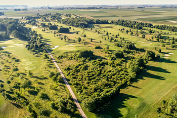 Luftaufnahme vom Golfplatz