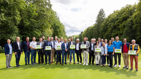 Gruppenbild von Vertretern ausgezeichneter Golfplätze