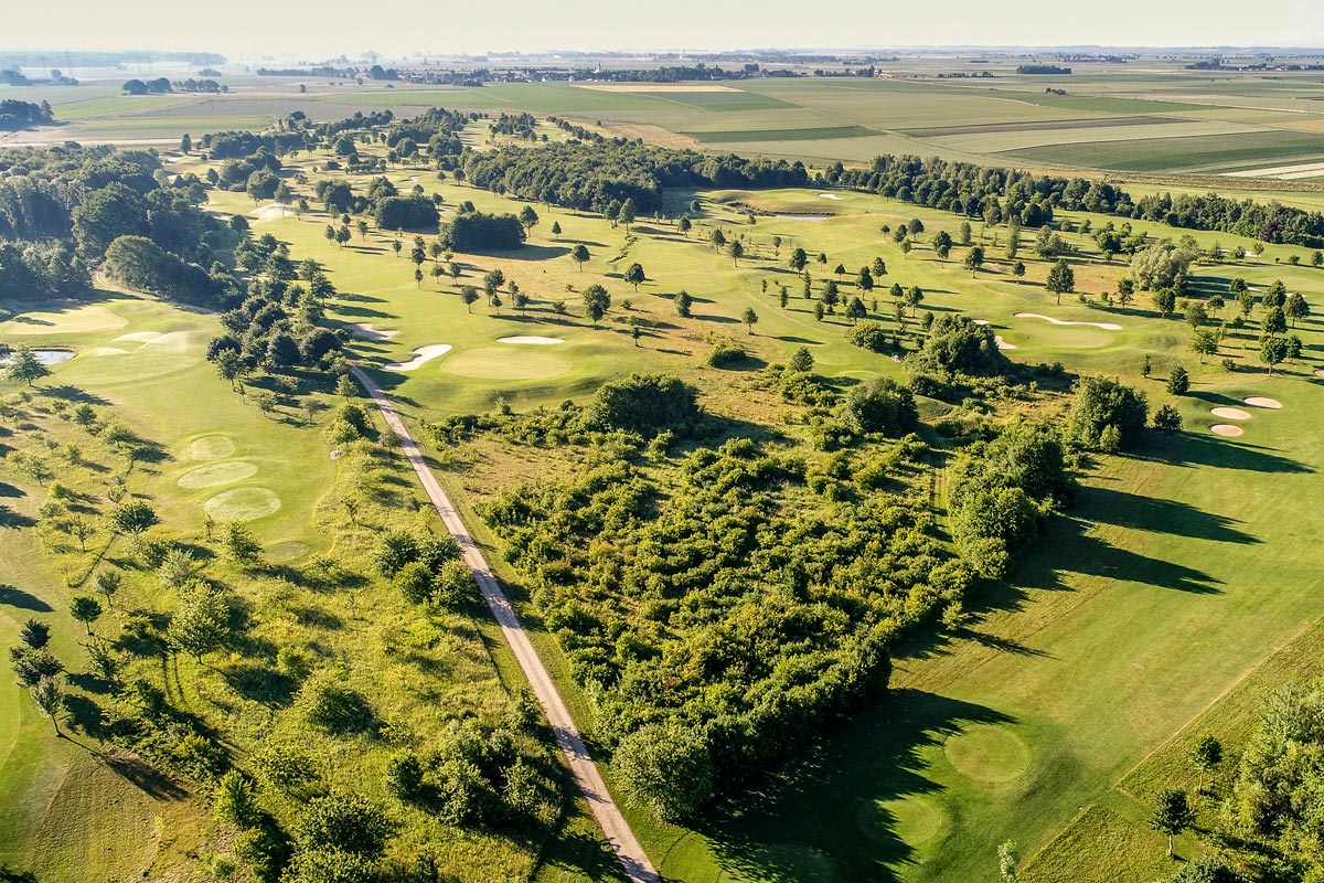 Luftaufnahme vom Golfplatz